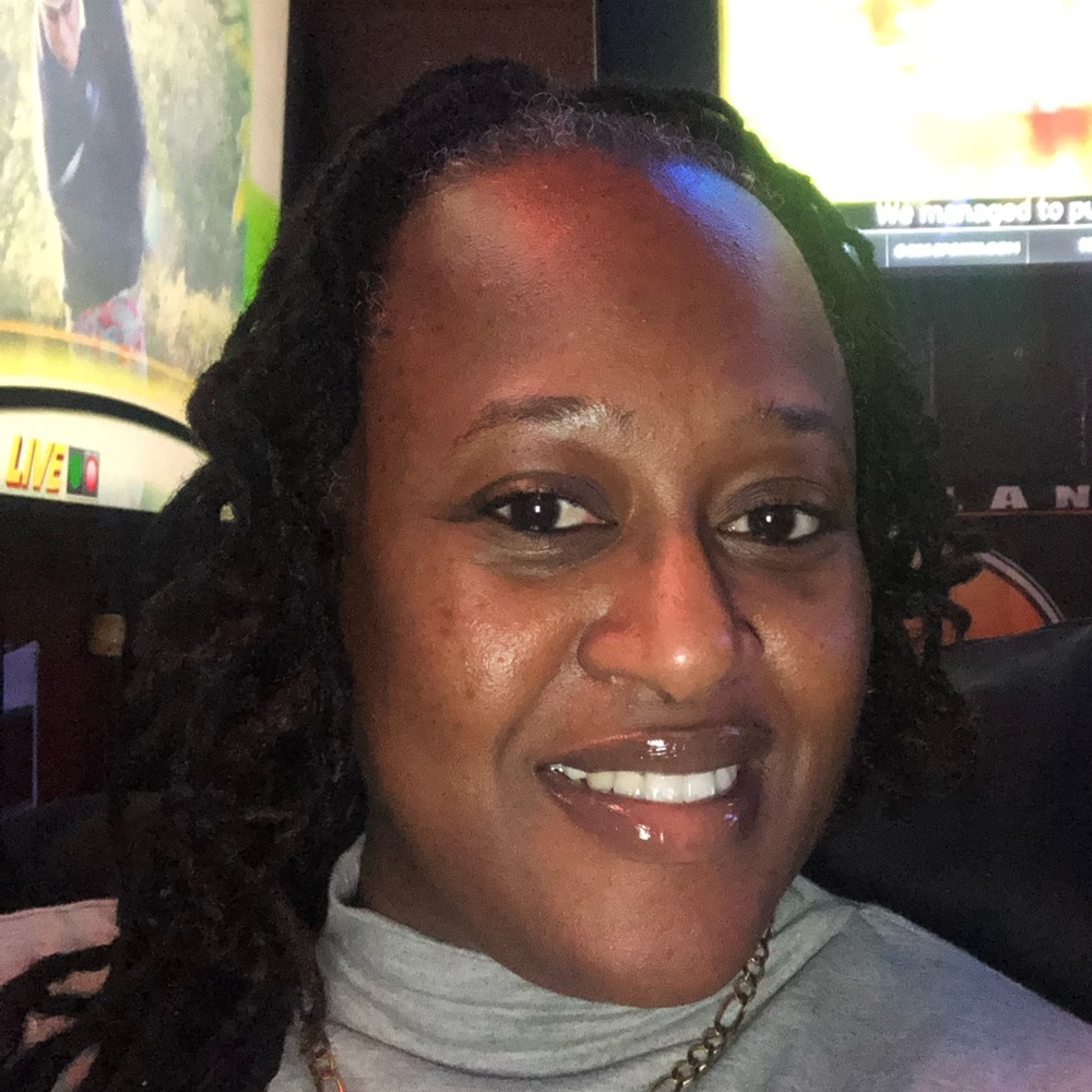 Meet your Posher, Elena